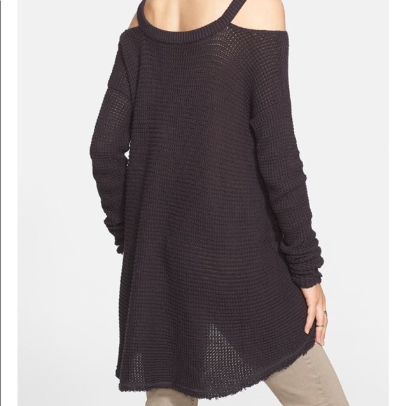 Free People cut out shoulder sweater - Picture 2 of 4